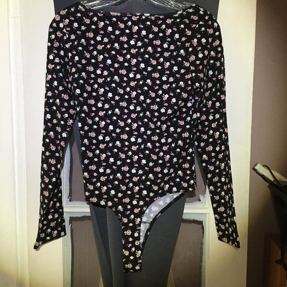 Victoria's Secret Pink long sleeve bodysuit- NWT - Picture 2 of 3